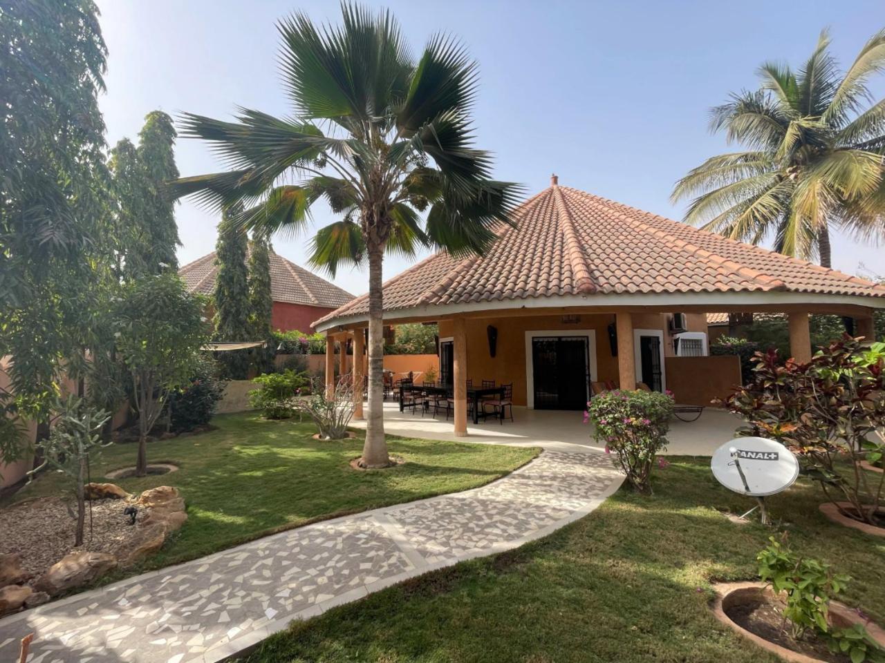 Agence Adjana Resort - Residence Du Port 3 Sali Tapé Exterior foto